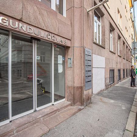 Blue President Lägenhet Bratislava Exteriör bild